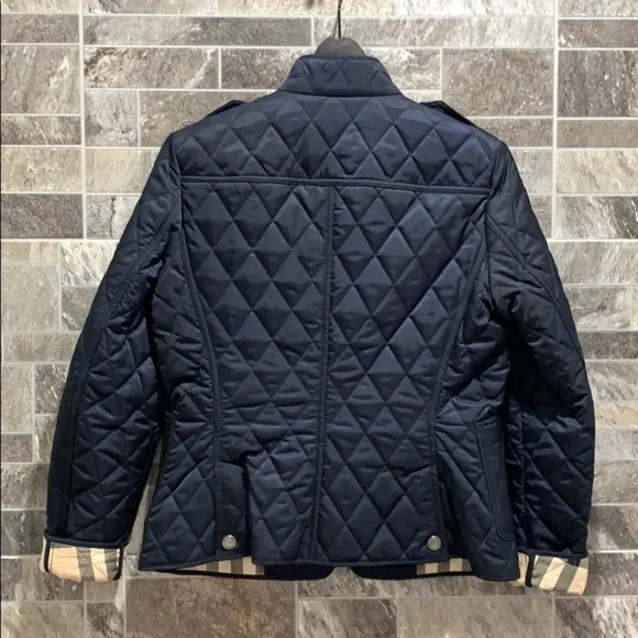Burberry Quilted Jacket - Picture 4 of 7